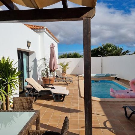 Beautiful Spacious Villa With Private Heated Pool In Lajares Bagian luar foto