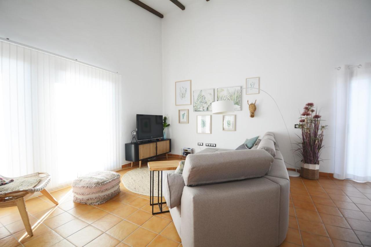 Beautiful Spacious Villa With Private Heated Pool In Lajares Bagian luar foto