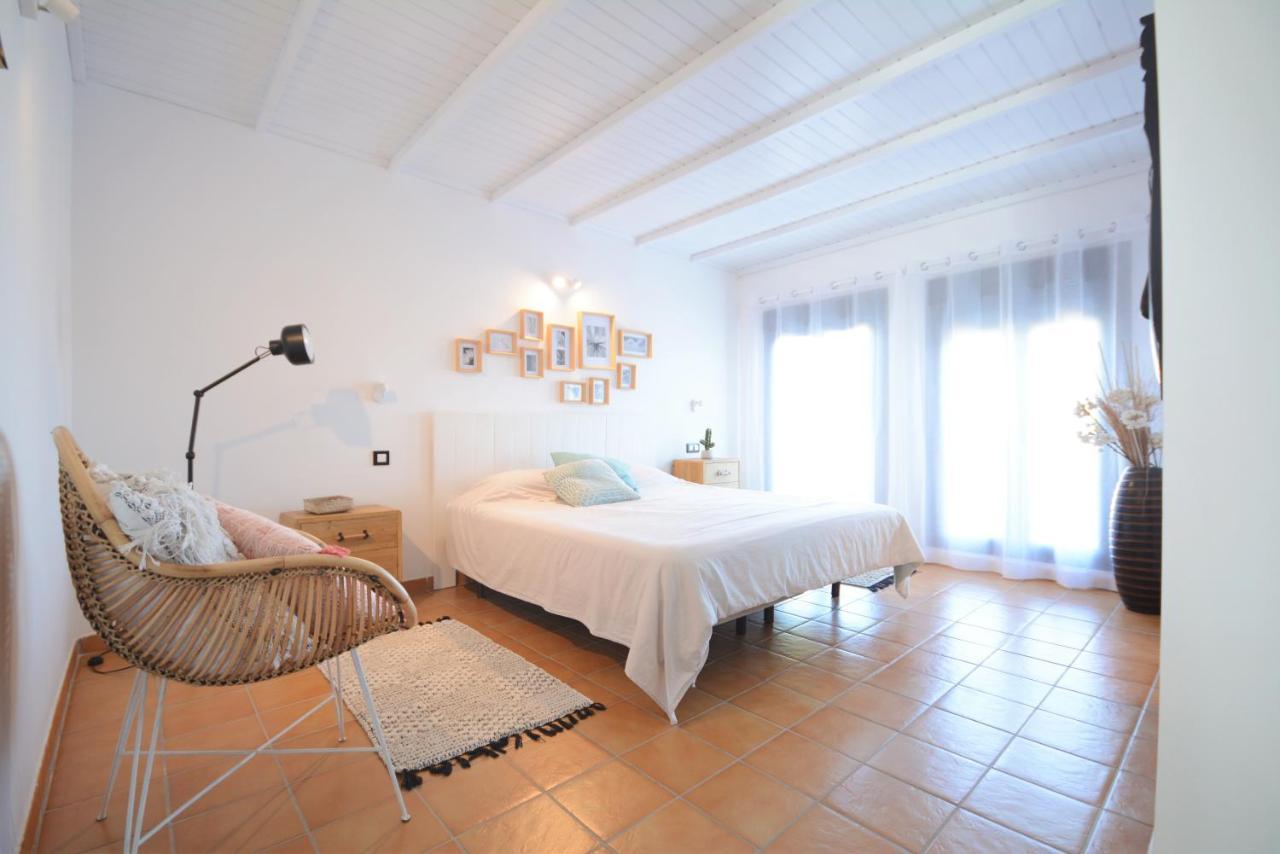 Beautiful Spacious Villa With Private Heated Pool In Lajares Bagian luar foto