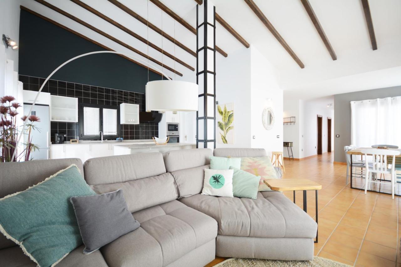 Beautiful Spacious Villa With Private Heated Pool In Lajares Bagian luar foto