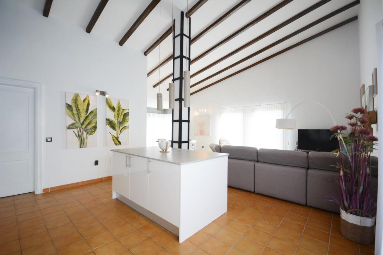 Beautiful Spacious Villa With Private Heated Pool In Lajares Bagian luar foto