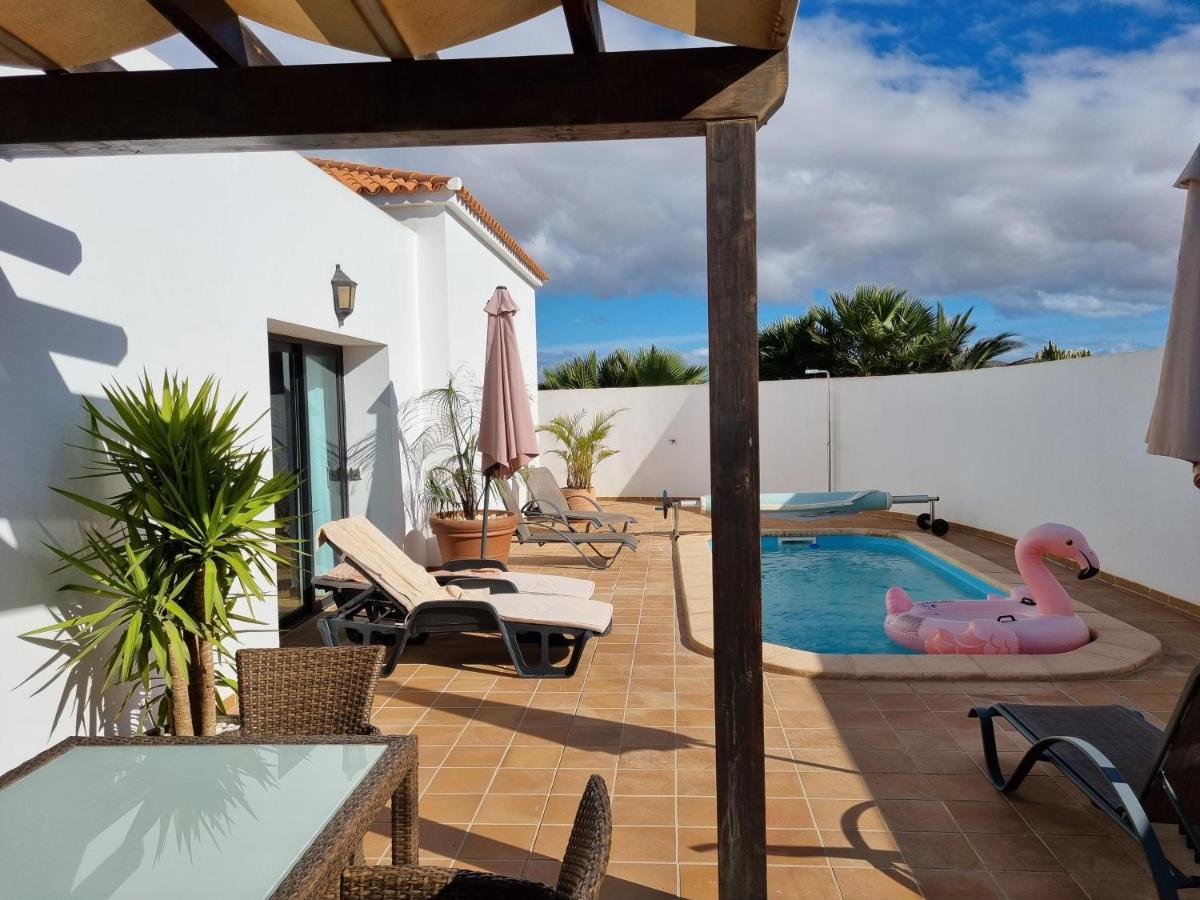 Beautiful Spacious Villa With Private Heated Pool In Lajares Bagian luar foto